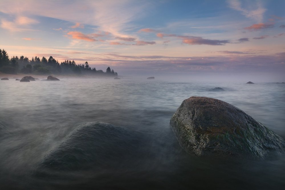 Шептались камни на рассвете