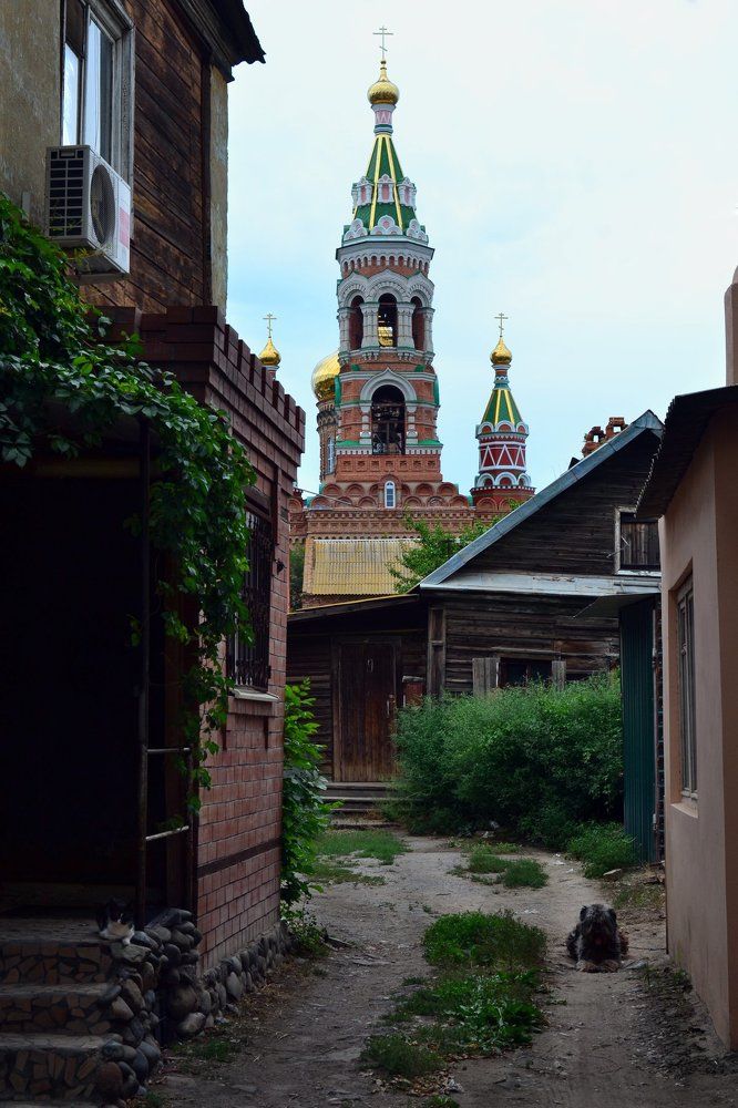 Церковный дворик