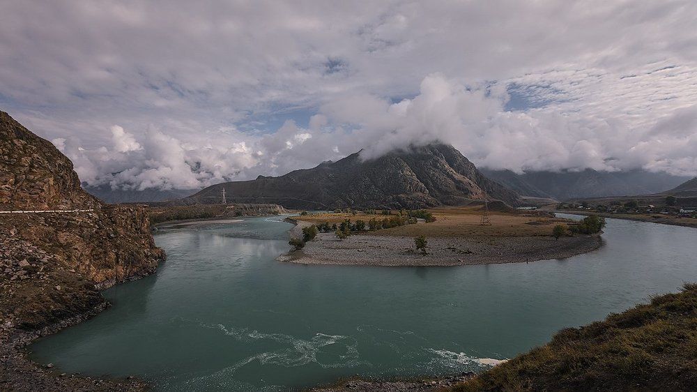 вот поворот какой делается с рекой..(с).