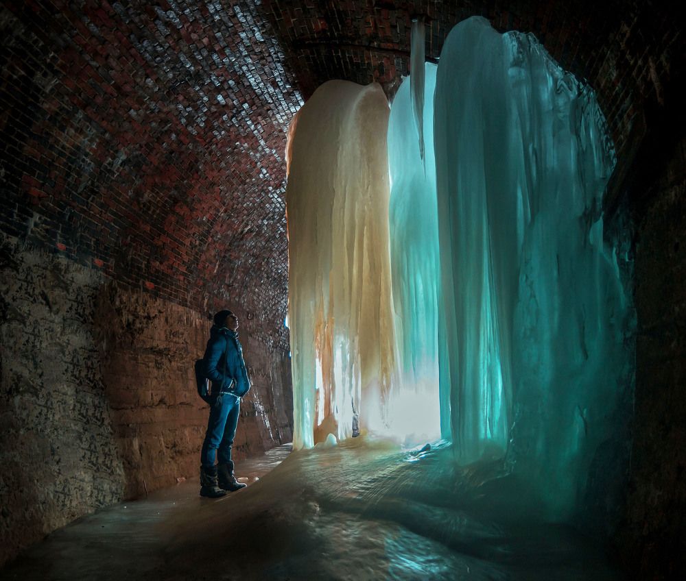 Заброшенный железнодорожный тоннель.