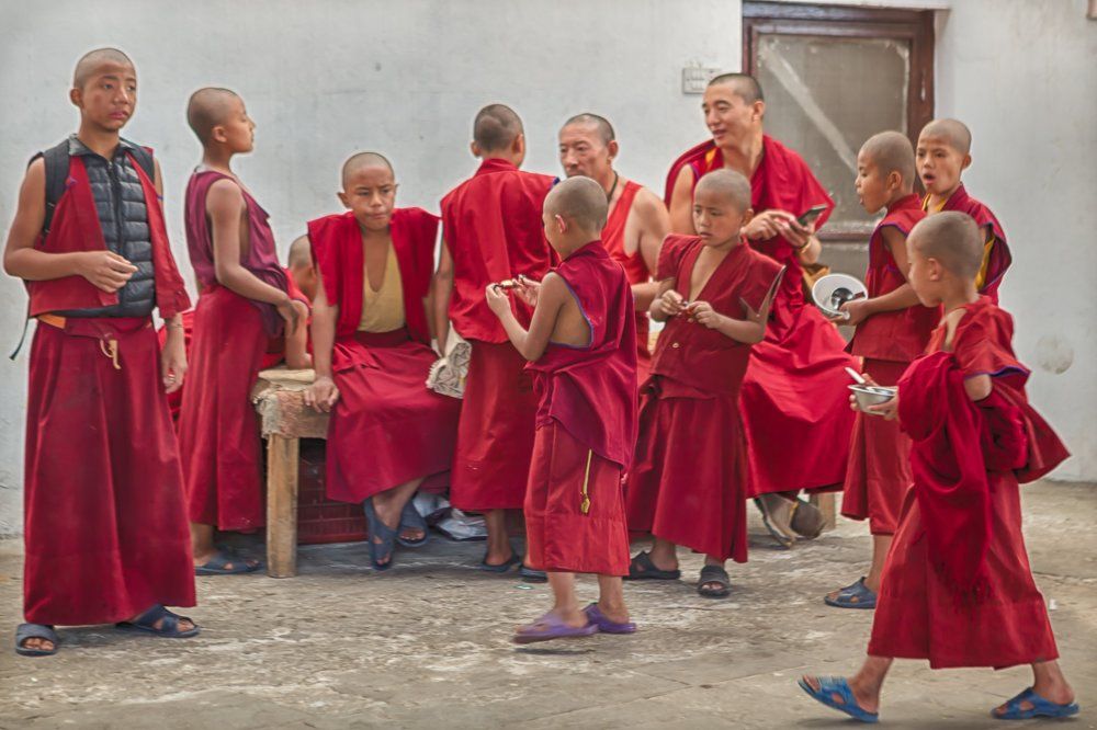 Конфета одна, желающих много.