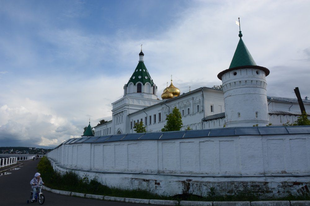 По дороге к Храму