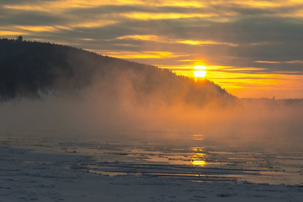 морозный вечер на реке