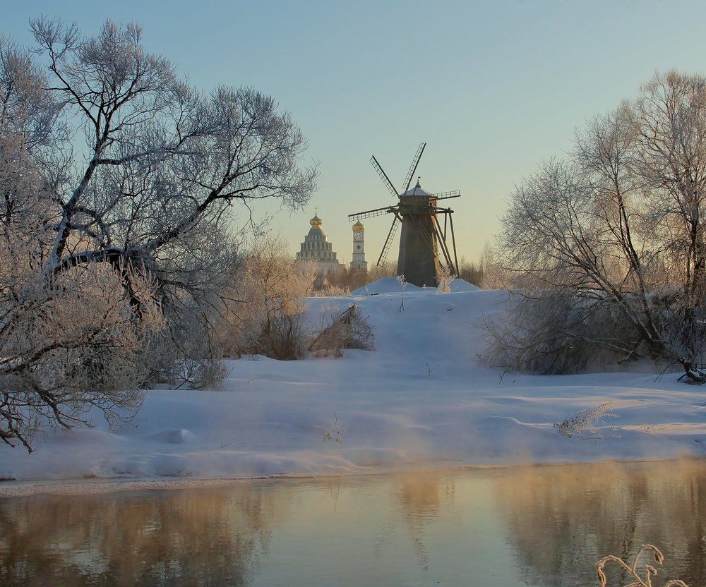 Рассвет близ Ново-Иерусалимского Монастыря