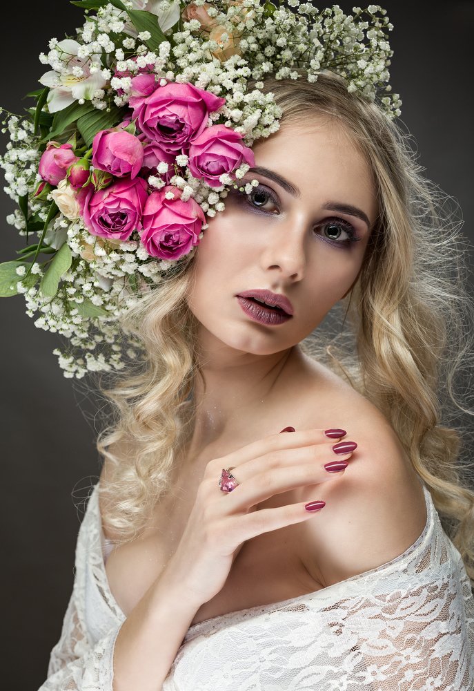 Девушка и цветы