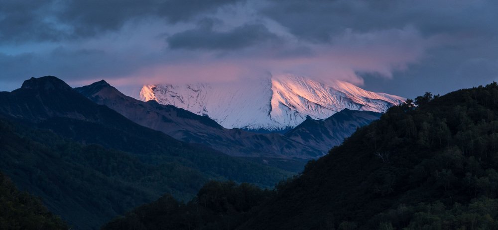 малиновый закат Камчатки