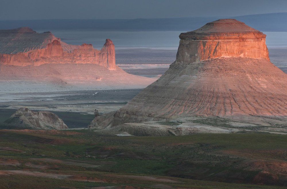 Розовое на белом
