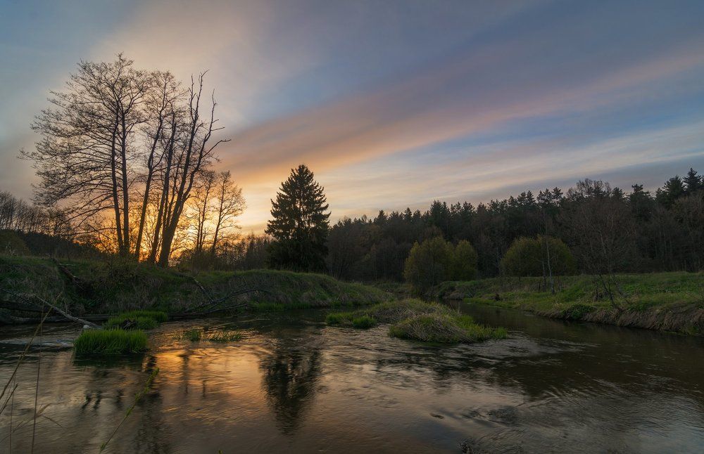 Закат на реке
