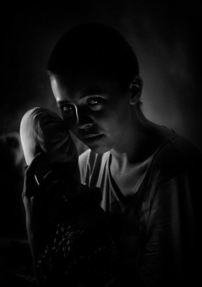 Girl with a doll (Девочка с куклой)