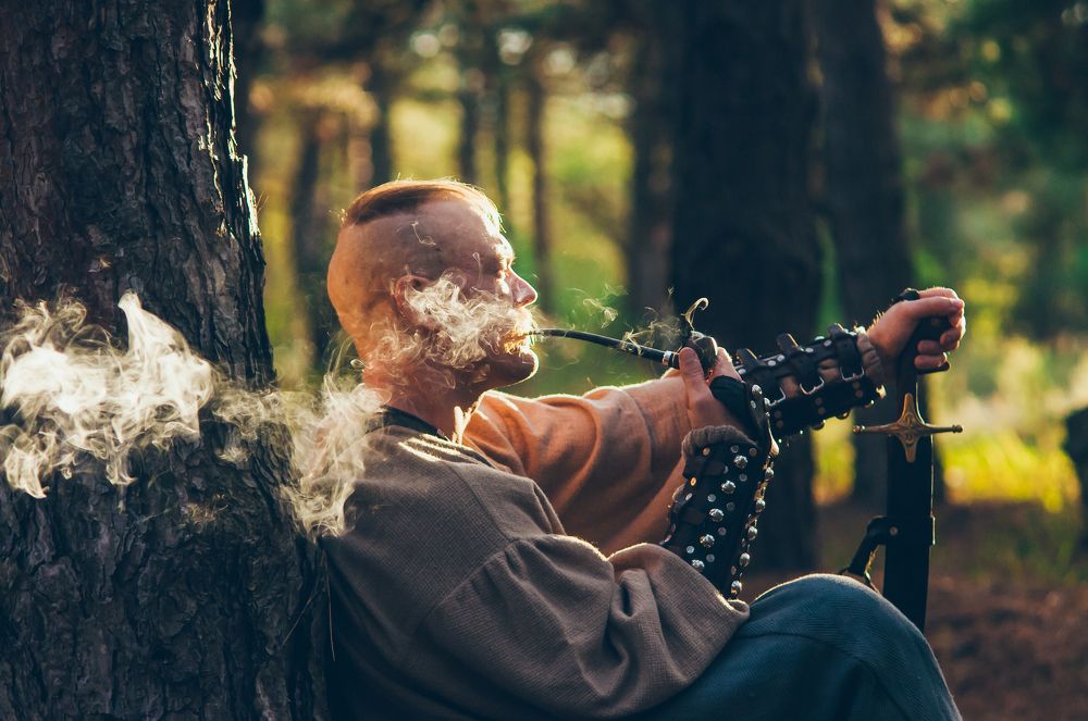 На привале...