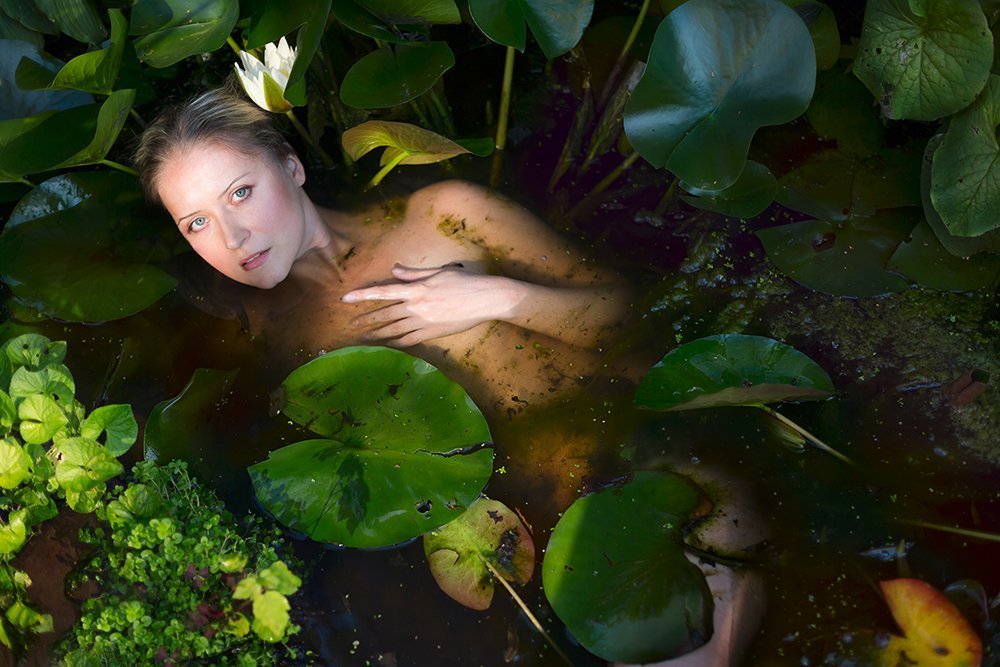 "Я - берега реки"