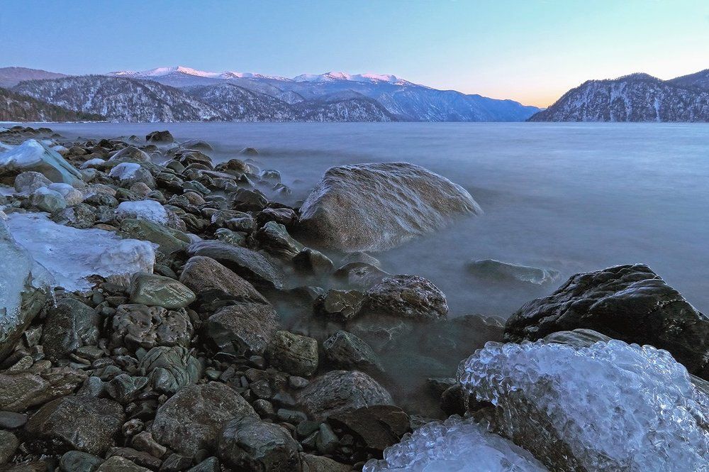 День угасал...