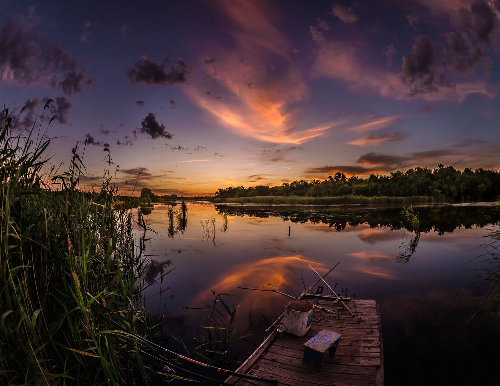Sunset on the river Towpath beam