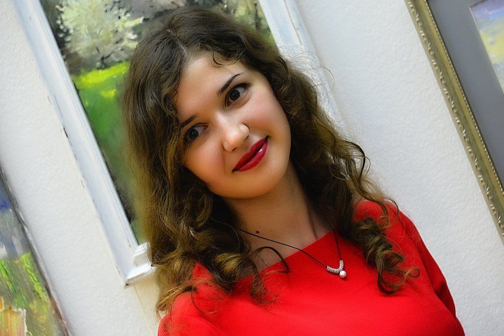 ТАИНСТВЕННАЯ  НЕЗНАКОМКА .