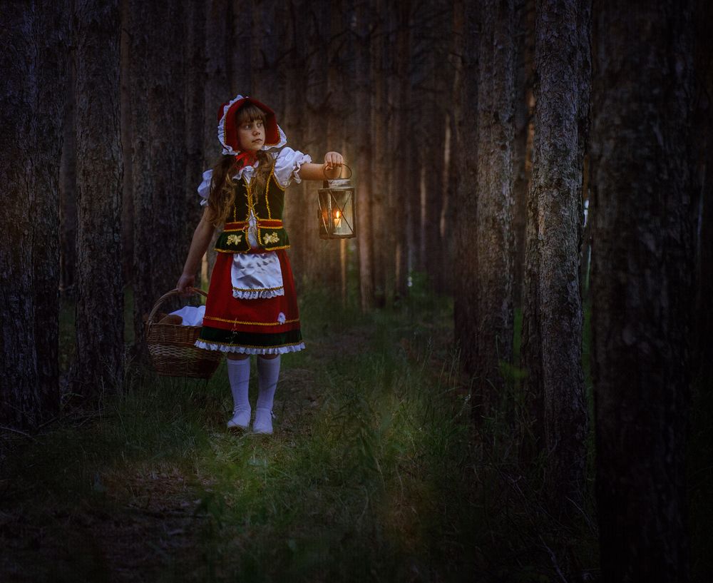 Одна в лесу