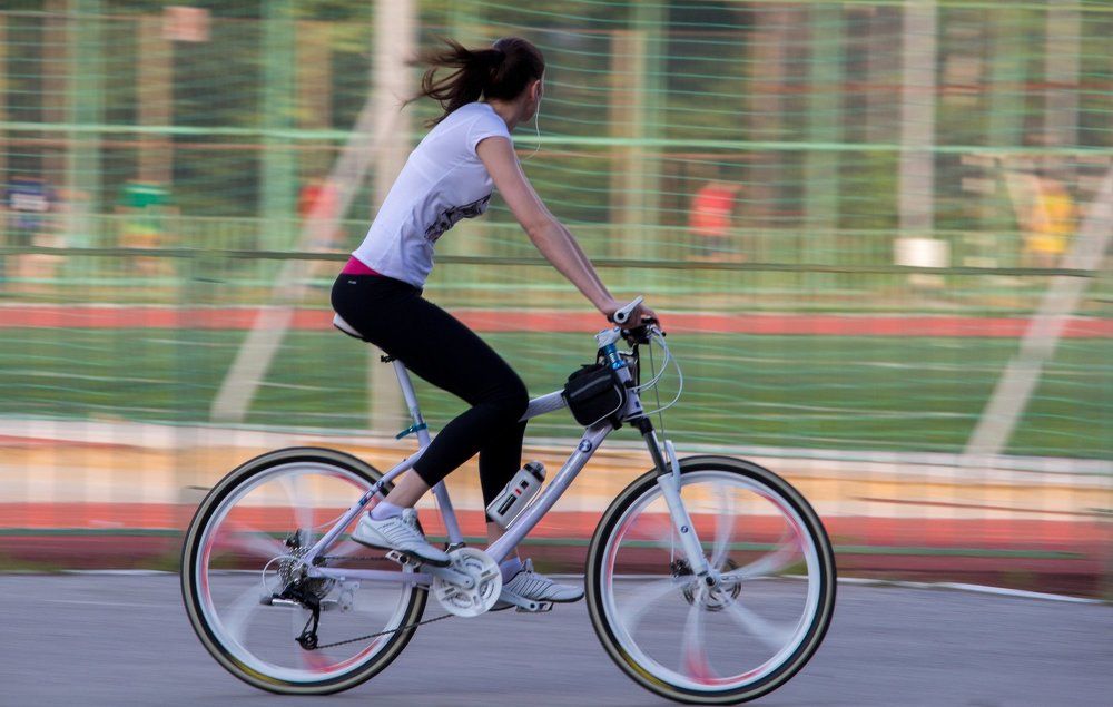 Люди на велосипедах