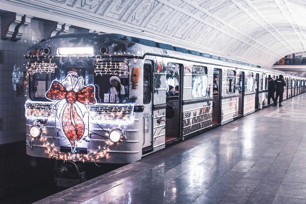 Новогодний поезд метро