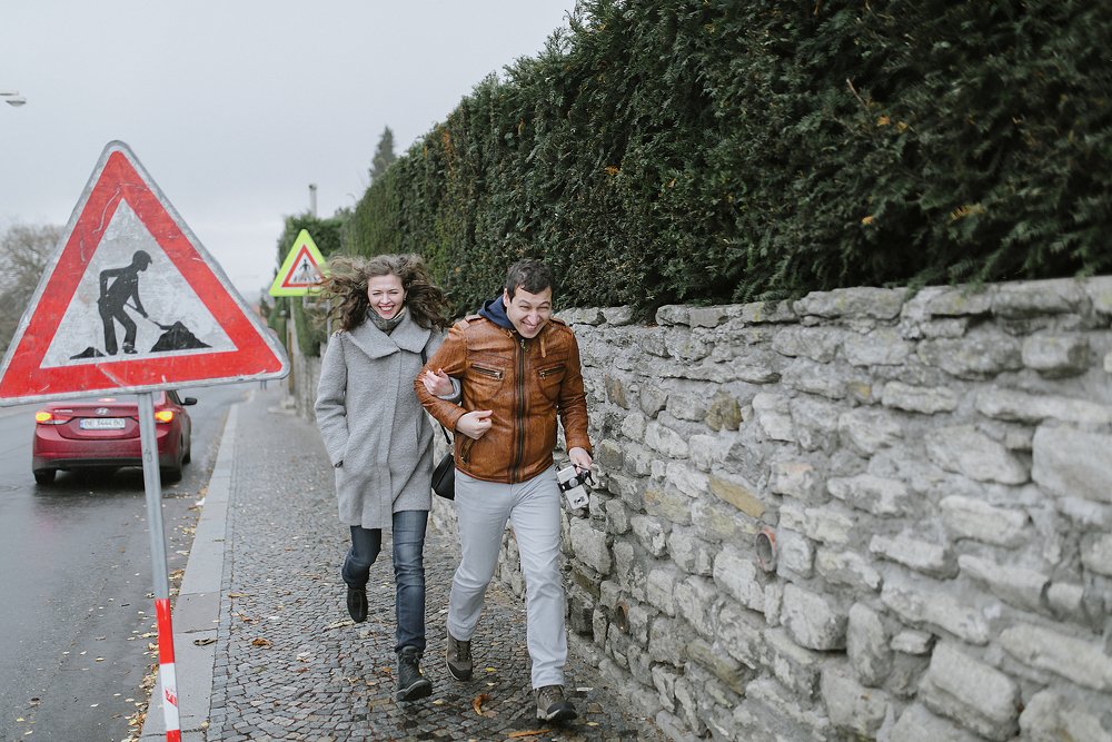 В одном направлении