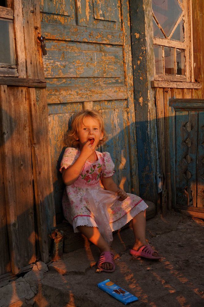 Играет закат на лице у девчонки