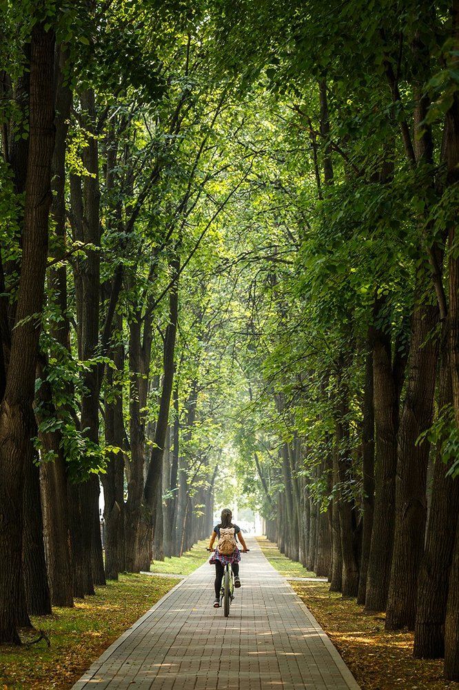 Велосипедистка