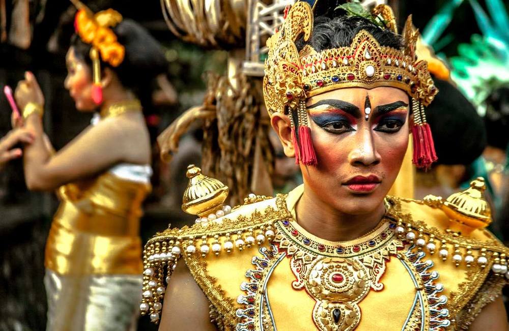 Балийский мальчик на празднике