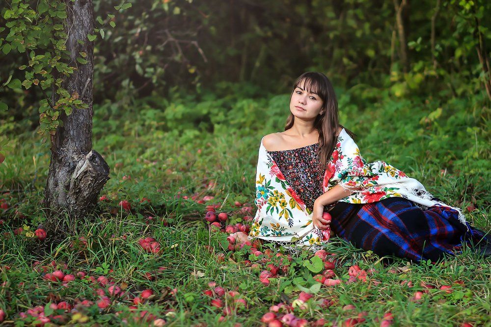 Ковёр из яблок и Юля