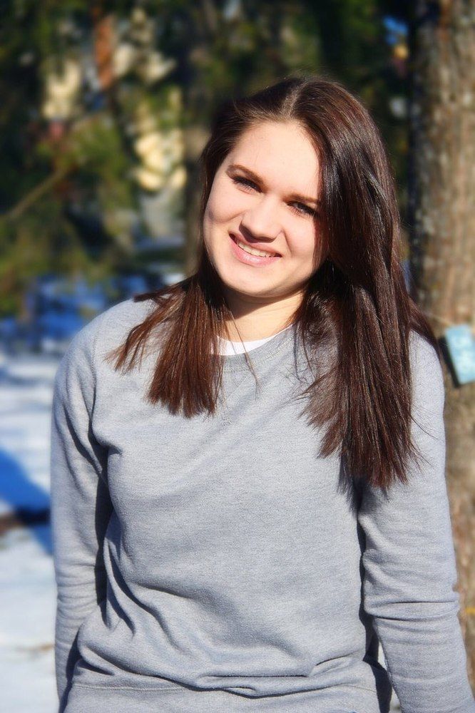 Улыбчивая Анна