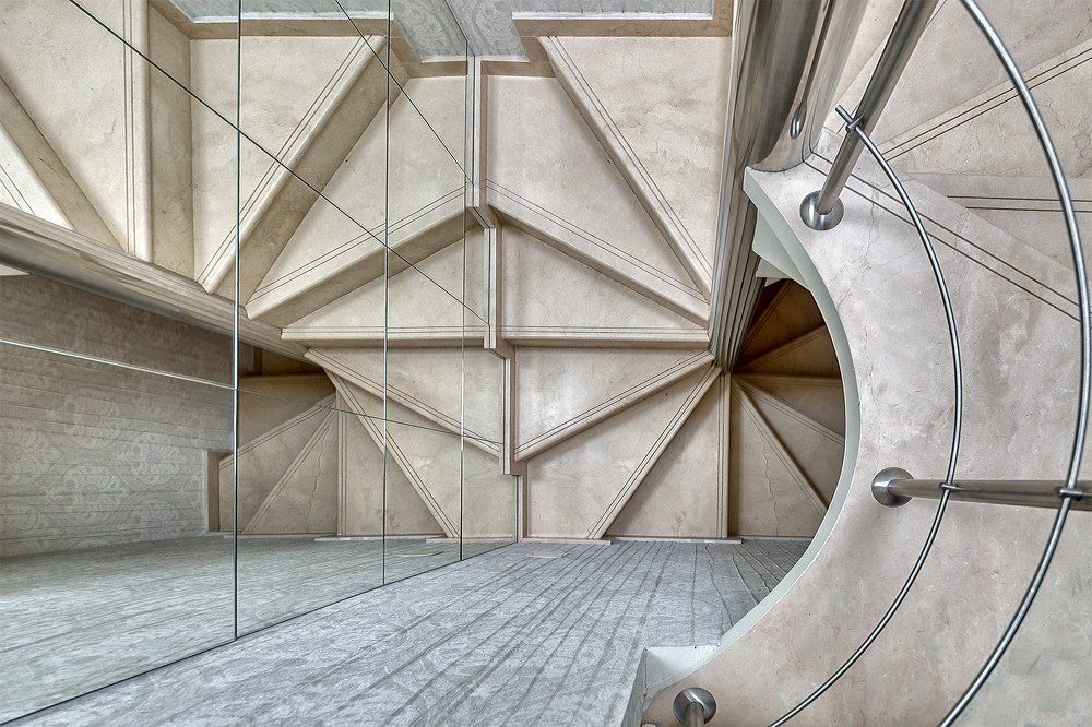 Отражение. По следам Эшера.