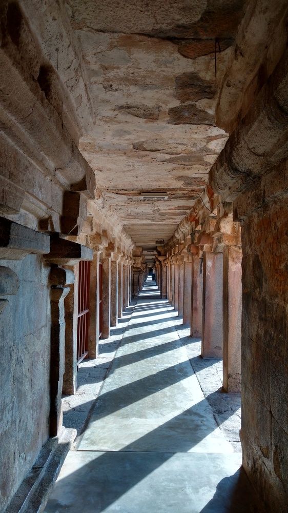 Tanjore temple corridor
