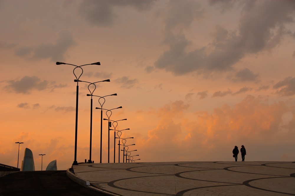 Двое на закате