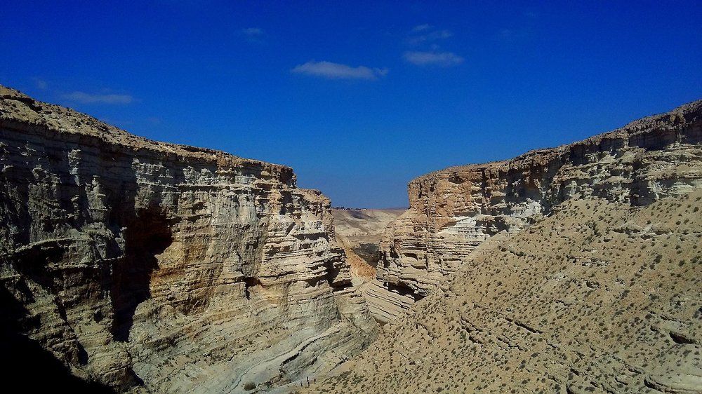 Photograph by Kandubasha