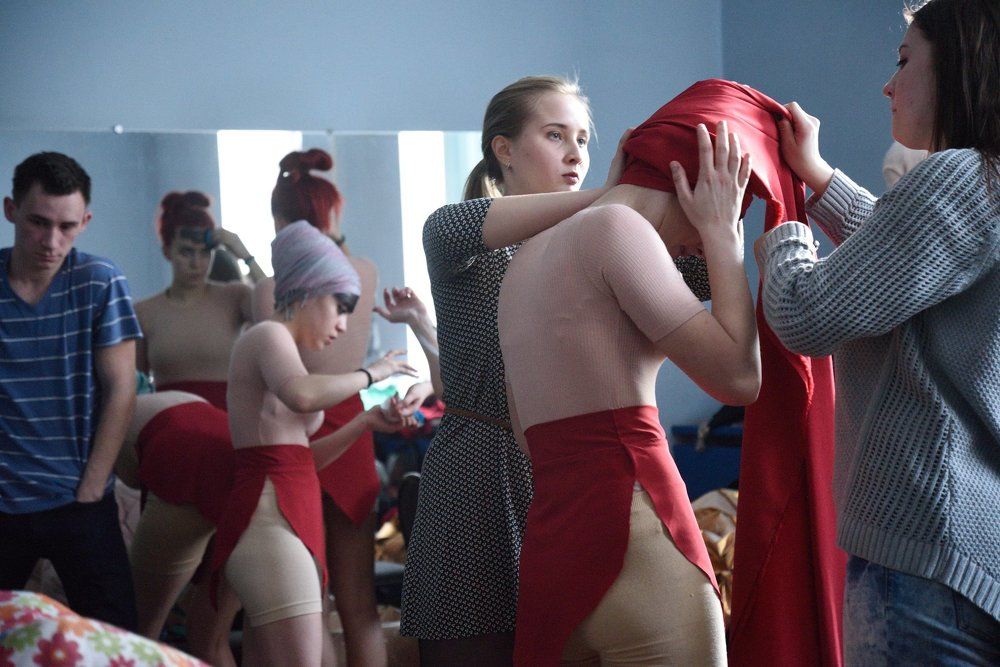 Студвесна. Гримерка.