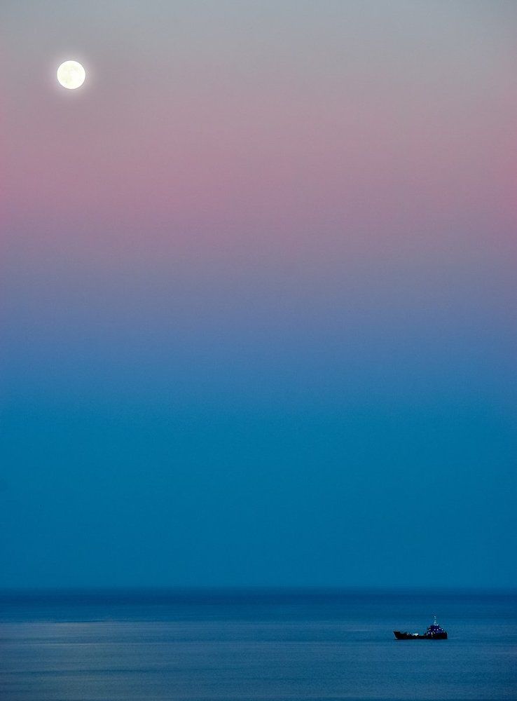 Под лунным светом