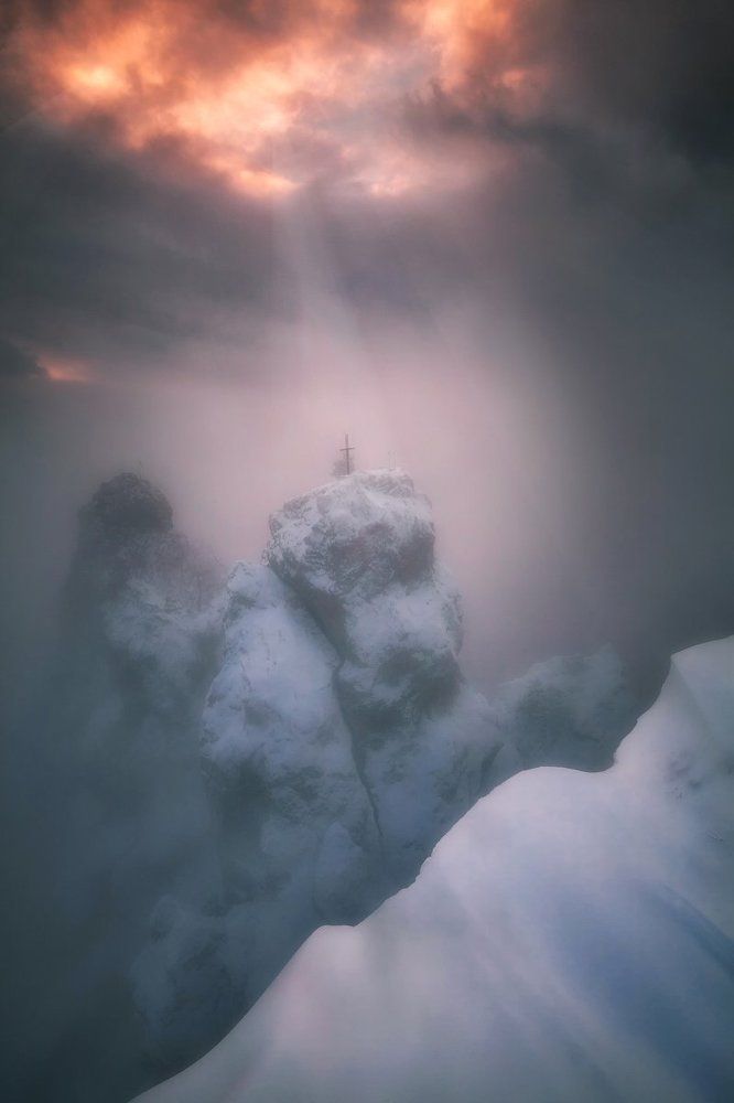 ...и краски верою полны...