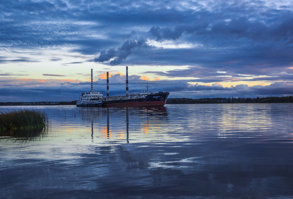 Вечер на Волге