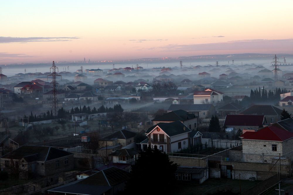 Foggy Baku; Walking under the arces