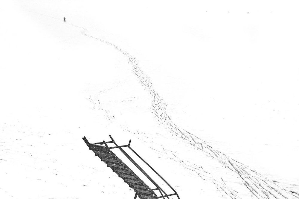 Уходя, уходи.