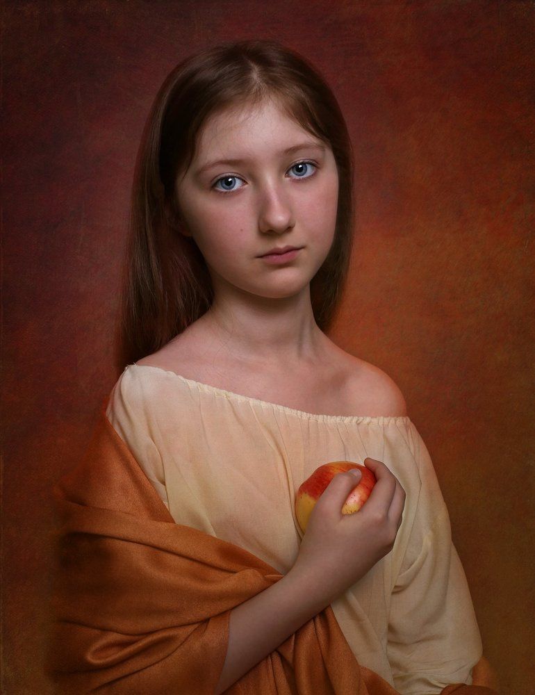 Девочка с яблоком