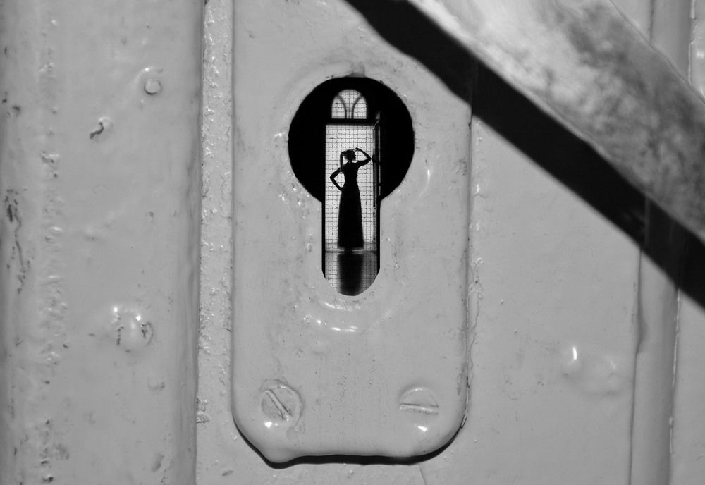 По ту сторону