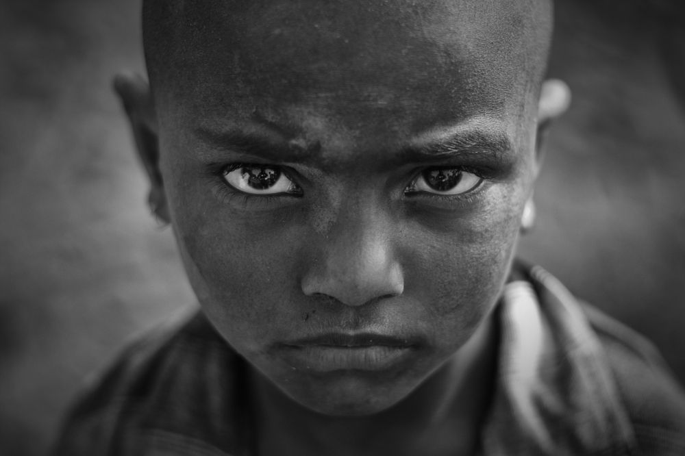 Hunting Glances, in Search of Truth !