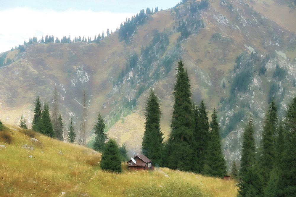 Домик метеостанции в Горельнике, Заилийский Ала-Тау.