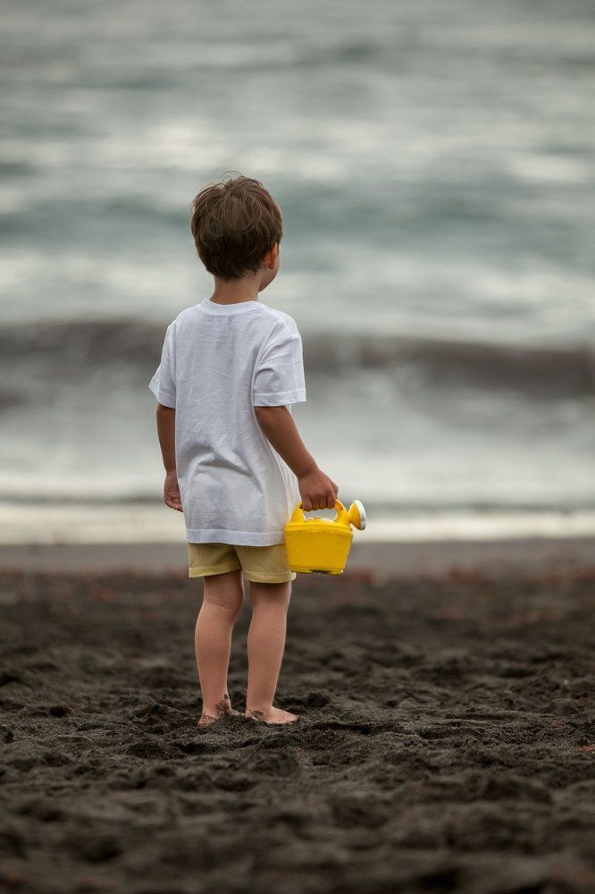 Ребенок у моря