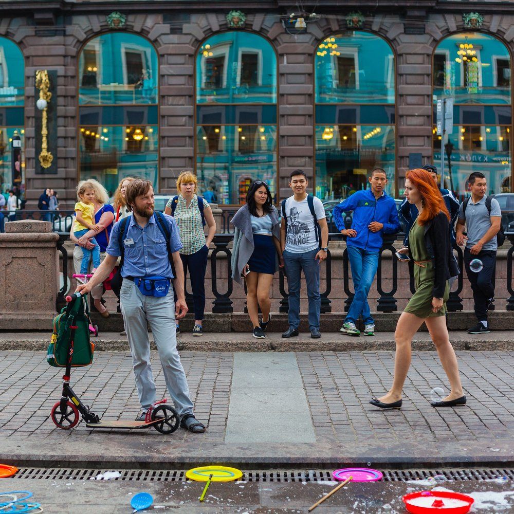 Люди и город.