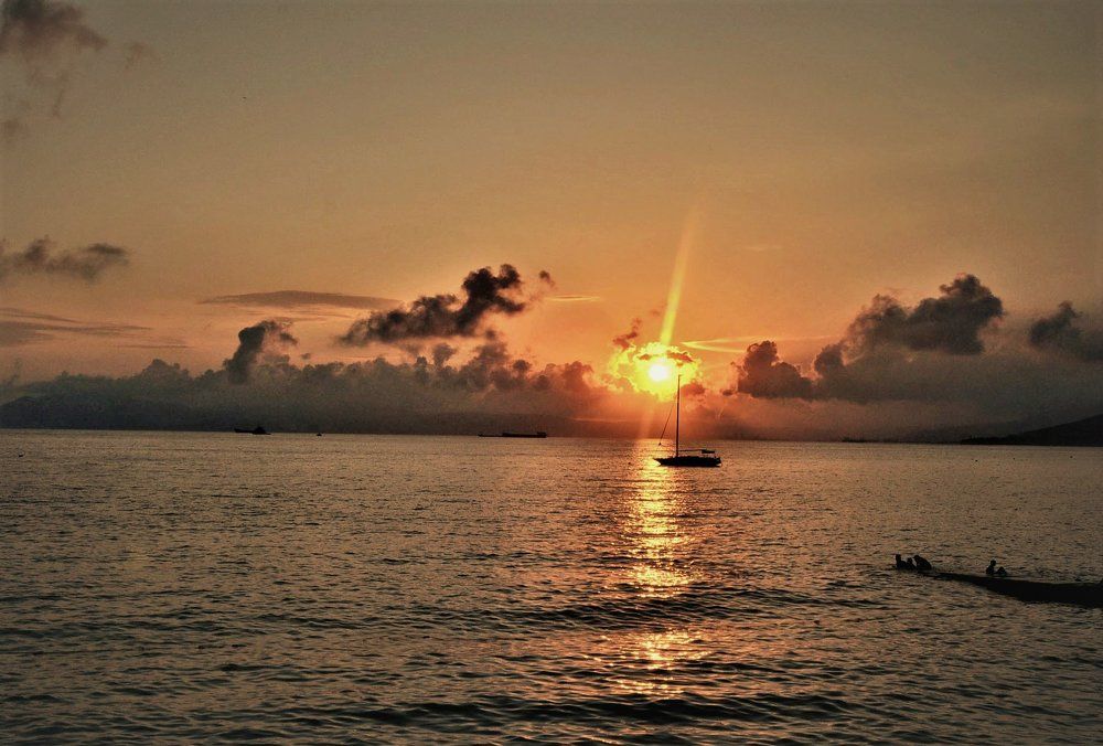 Близился вечер..