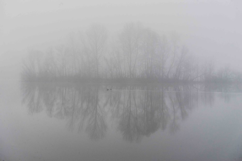 апрель на реке