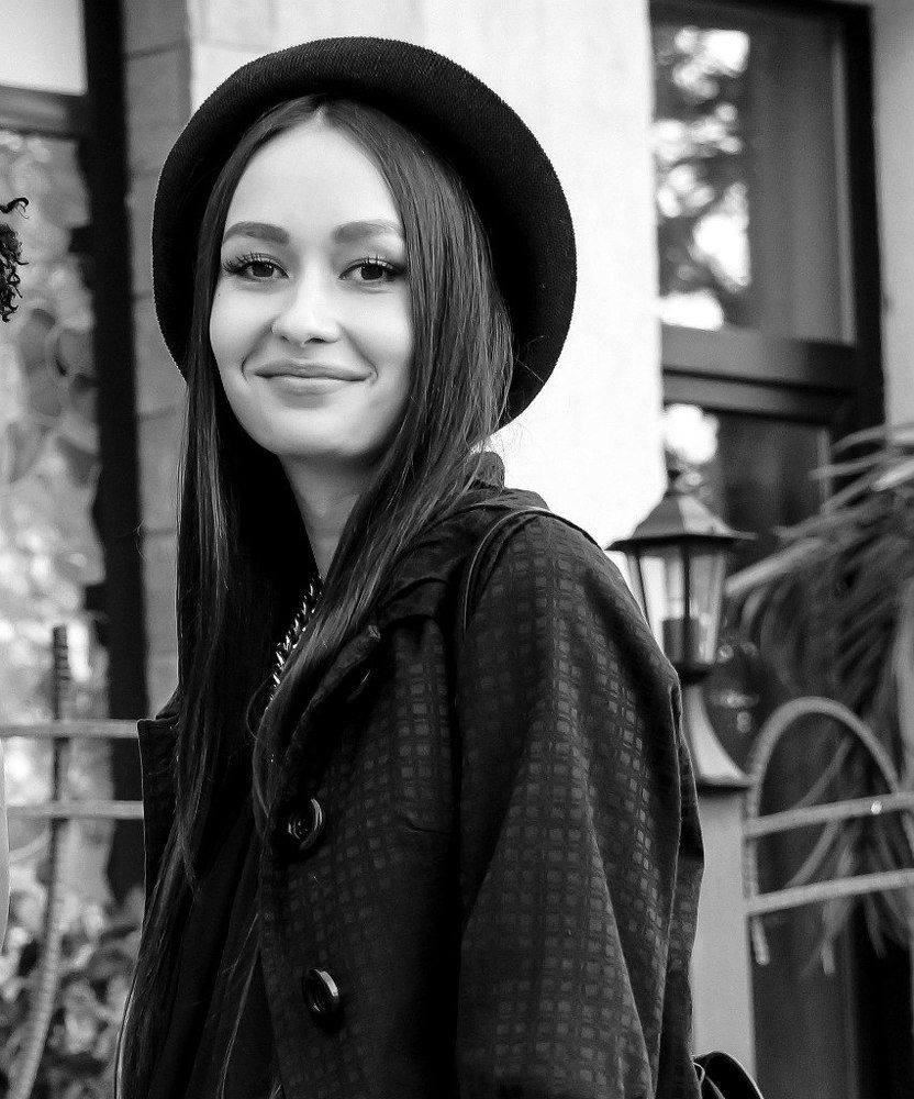 девушка в шляпке