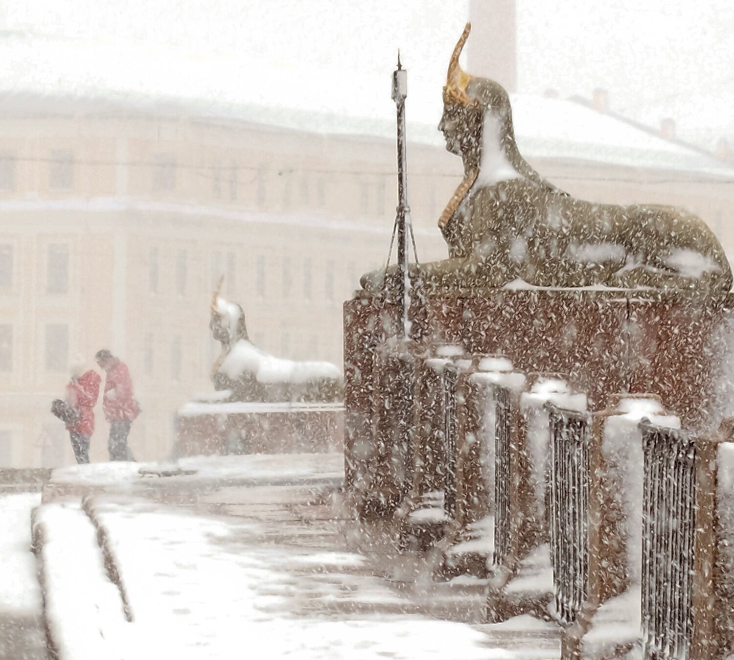 Весенний снегопад в Петербурге