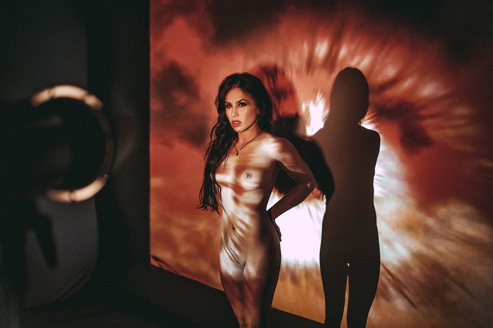 В свете прожектора