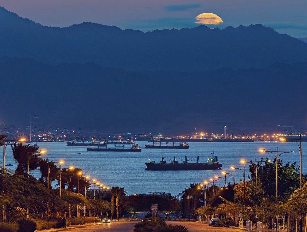 Rise of the supermoon