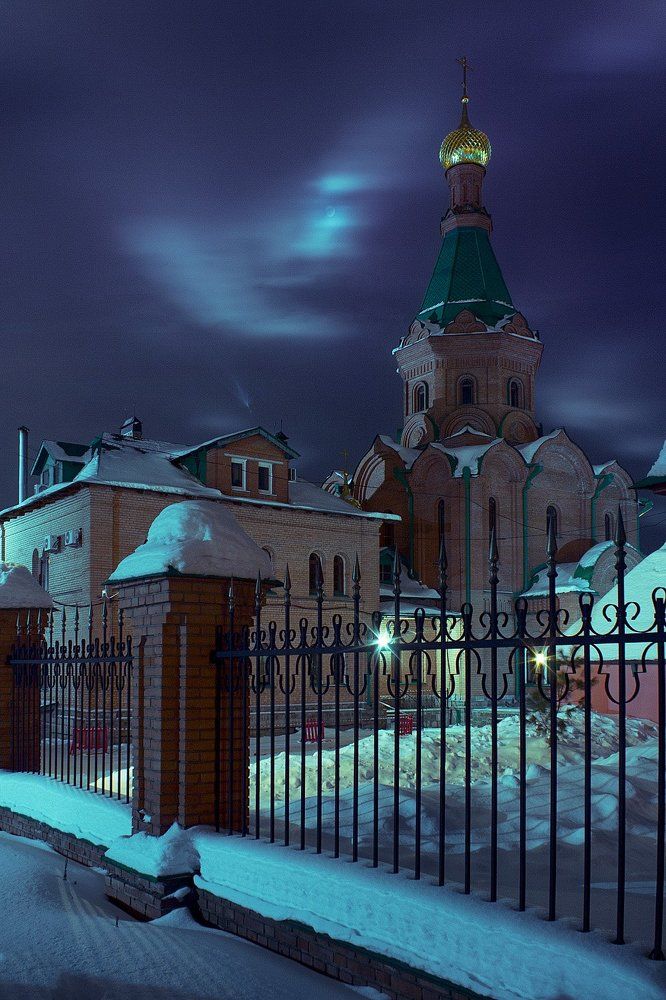 Печальный свет зимы..